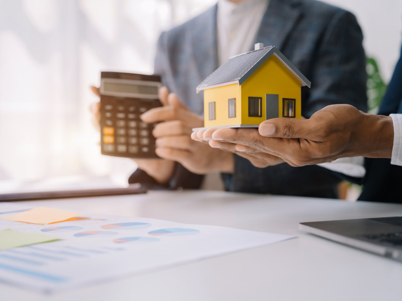 Giao hết tiền mua đất khi công chứng liệu có an toàn