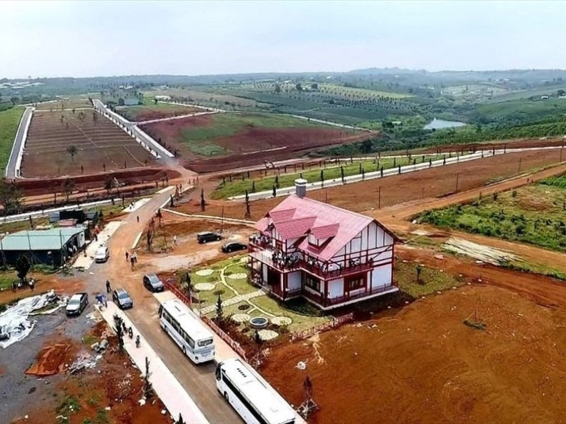 Hiến đất làm đường: Giải pháp hay “con dao hai lưỡi”?