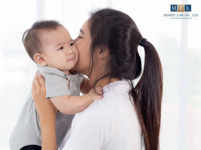Làm khai sinh cho con lấy họ mẹ được không
