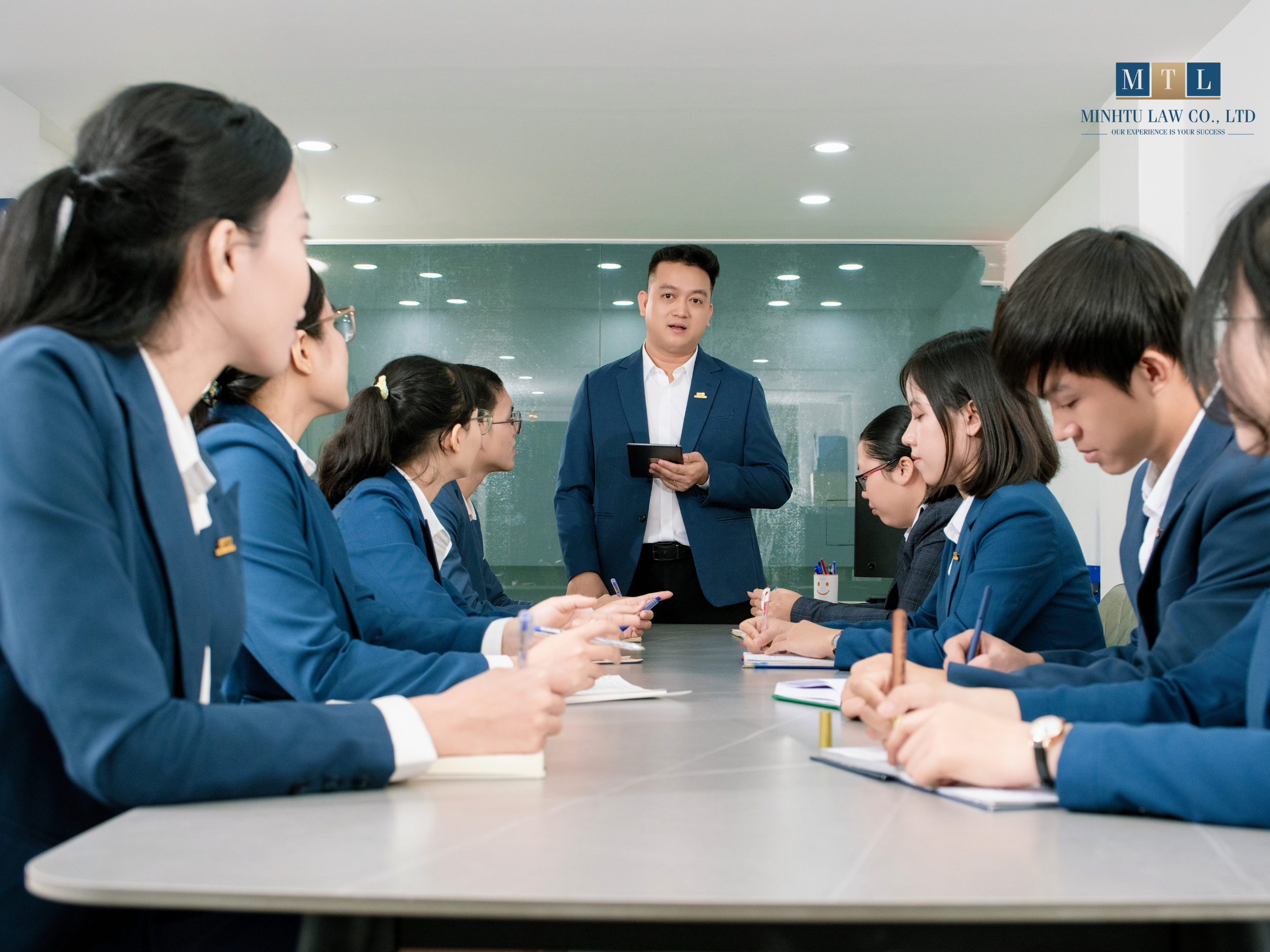Luật Minh Tú - Người bạn đồng hành cùng người gốc Việt thực hiện các thủ tục pháp lý tại Việt Nam