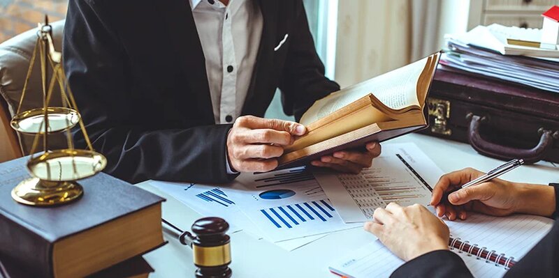 pháp chế doanh nghiệp thuê ngoài