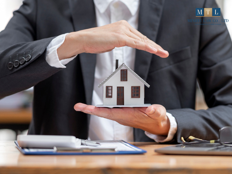 sổ đỏ đứng tên một mình vợ khi bán chồng có phải ký tên hay không?