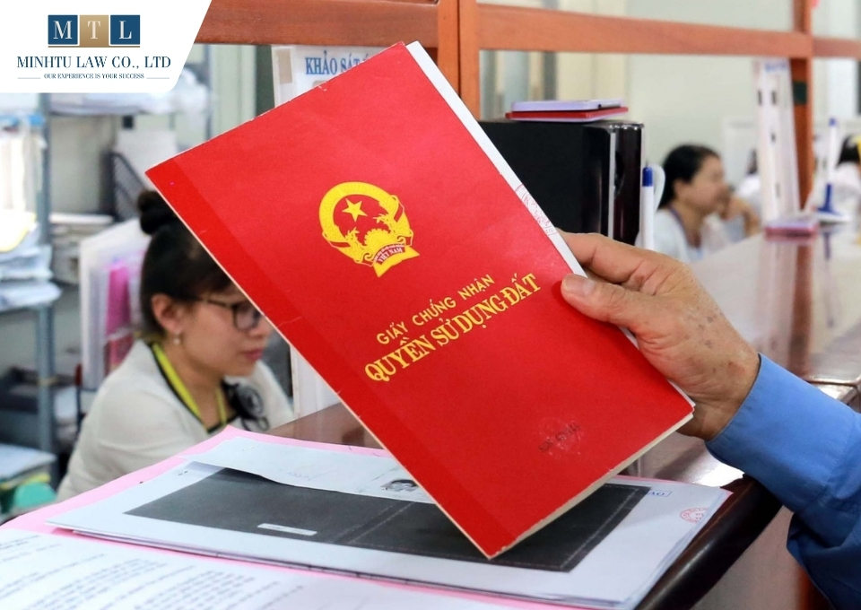 Sổ Đỏ là chứng thư pháp lý quan trọng nhất được cấp cho người sử dụng đất